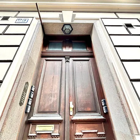 Honor - Urban Neu Renoviert Apartmán *